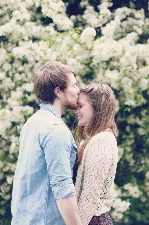 感情不能挽回怎么安慰,安慰有助于情感疗愈，不要轻言放弃