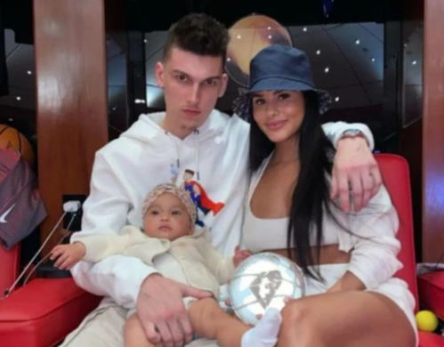 女友劈腿还想挽回,男子女友出轨，犹豫是否复合