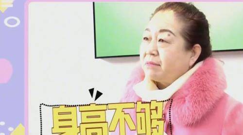 挽回大妈的感人视频,感人视频：儿孙挽回大妈心