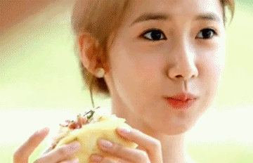 挽回发什么动图,吃瓜群众看到她回来时的反应：神仙操作！