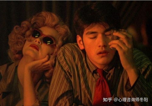 女生找新欢怎么挽回,挽回前男友，女生该怎么做？