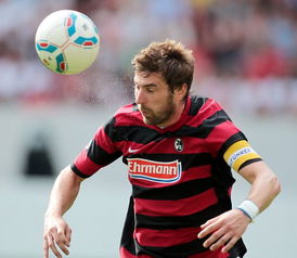 渣叔挽回德甲后续，渣叔带领球队成功升入德甲，未来备受瞩目