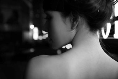 抓住女人犯贱心理挽回，犯贱心态解读：教你挽回失去的她！