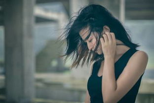 爱到心碎也难挽回，挽回无望，爱情已毁