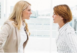 挽回性格要强的女人,如何面对性格强势的女人？