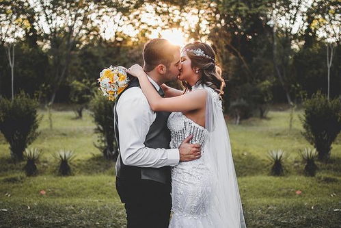 男人订婚了怎样挽回,男人订婚后，如何挽回爱情？