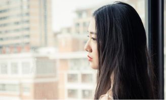 我怀疑她在挽回形象,她为了自救在进行形象修复