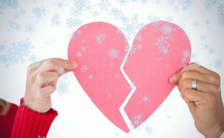 占卜你还能挽回婚姻吗，如何解决婚姻危机？