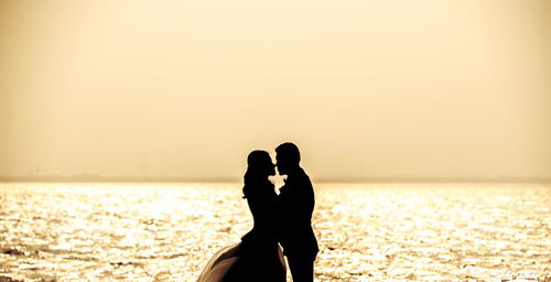 如何挽回已婚的前任,成功携手前任，挽回已婚婚姻