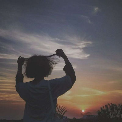 女孩物质伤心怎么挽回,挽回失落女孩心情