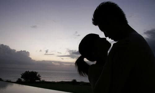 每次吵架女友从不挽回,女友不会道歉，一吵架就消失