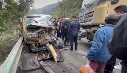 车祸悲剧无法挽回，车祸现场惨痛无法挽回，深切哀悼遇难者。