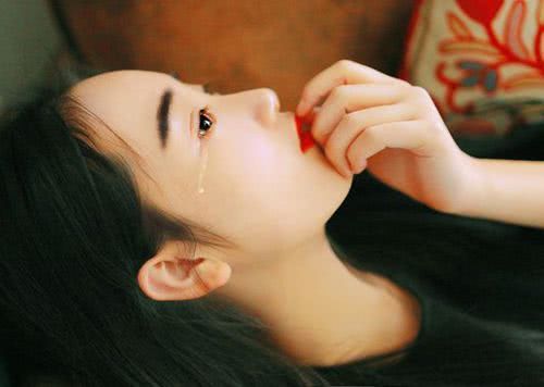 挽回伤心女人的心,如何安抚心碎女子的情感？