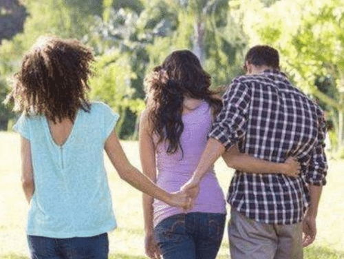 男子为什么挽回前妻,他们离婚了，但他们又走到了一起