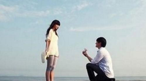 女友拒绝挽回赶走男友,女友坚决分手，男友遗憾离开