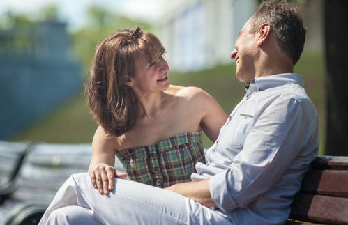 妻子跪地怎么挽回丈夫,妻子跪地挽回丈夫心，苦心经营爱情赢回他