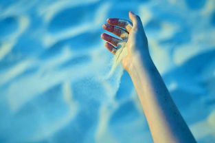 现在你却在挽回我,挽回我，你却在现在