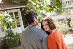 成熟男人如何挽回婚姻女人，如何在婚姻中重拾爱的火苗？