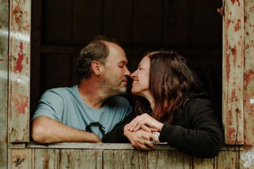 如何挽回出轨老公的,挽回出轨丈夫的秘诀