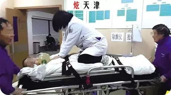 男子机场下跪挽回,男子下跪机场挽回成功)