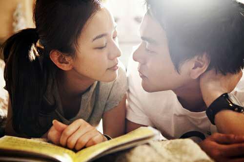 怎样挽回初恋的女友,挽回初恋女友的有效方法