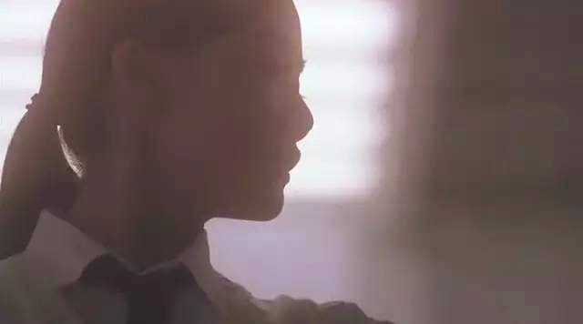 我出卖身体挽回,为重获自由，我挣扎着出卖身体