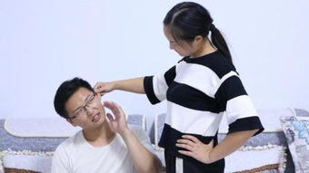 女朋友跪下挽回男友,女友下跪挽回爱情