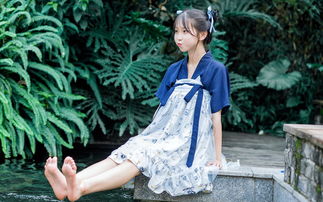 红衣美女为了挽回男友,红衣美女爱而不得，倾尽全力才挽回男友