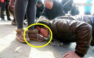 男友跪下挽回女朋友,男友下跪挽回女友