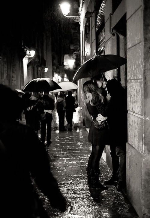 街头情感短片伤感挽回,感人短片：街头挽回爱情