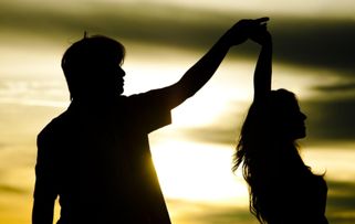 情感撕裂与分手挽回,感情矛盾：挽回还是放手？