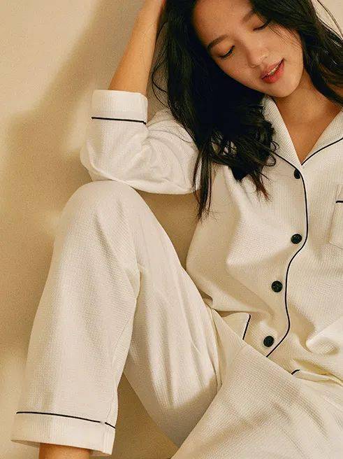 穿着睡衣试图挽回形象,睡衣也能时尚！化身睡衣女王拯救形象