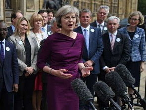 英国女首相被挽回,英国女首相化险为夷