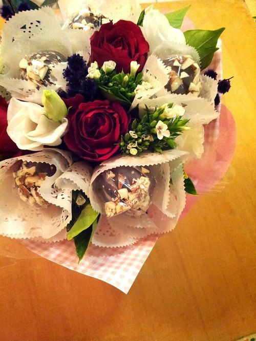 挽回男朋友花束蛋糕,重返男友心，送美食花礼