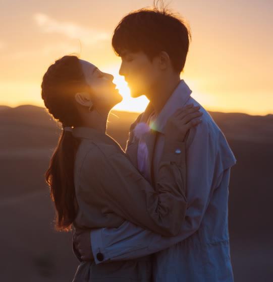 挽回感情主动亲吻对方,亲吻有助于挽回感情