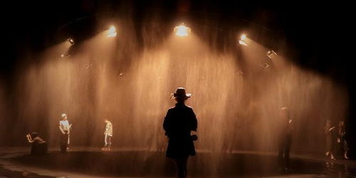 昔日错过的人还想挽回,错失机会的人后悔不已，想重拾往昔