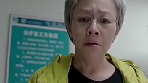 弟弟现场帮哥哥挽回嫂子，弟弟成功劝说嫂子回心转意，哥哥感激不已