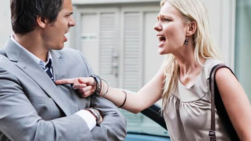 面对出轨离婚还是挽回,如何面对婚姻危机