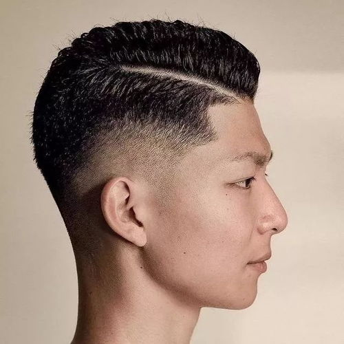 挽回男人发型圆脸短发,圆脸男生的短发品味之道