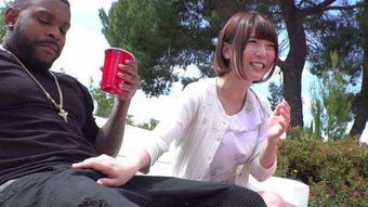 男子为了挽回女友上司,男子为争女友死撑上司