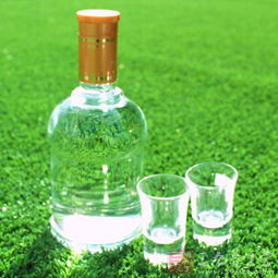 经期喝了白酒怎么挽回,喝白酒对经期的影响及修复方法