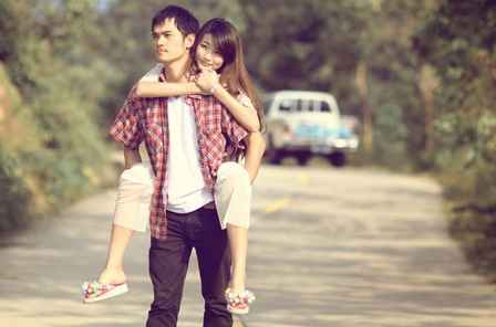 怎样挽回拒绝你的女生，挽回女生心扉：拒绝后的正确姿势