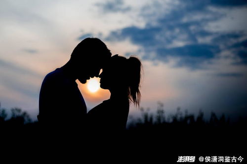 卑微挽回的表现女生,女生挽回爱情的微妙技巧