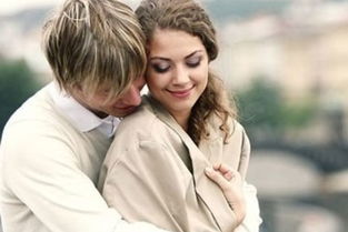 女孩现场挽回出轨男友,女孩成功挽回出轨男友