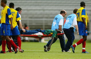 踢球倒地抢救未能挽回,踢球后倒地无法挽救生命