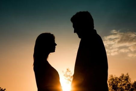 道歉的话挽回男友,道歉后挽回男友，新标题：重回爱情之路