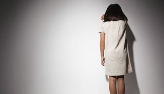 这个女人试图挽回形象,女子拼尽全力修复形象