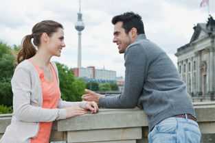 男虐女后挽回,如何挽回女方心态失衡情感失控女曝遭男友虐待描述