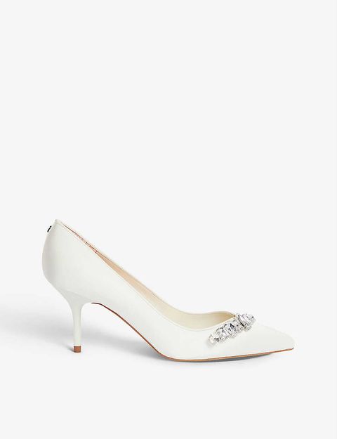 压鞋挽回流程,挽救鞋子的新生命——压鞋注意事项