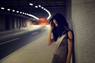 赌气和女友分手挽回不了，失恋后的痛苦：挽回女友的艰难之路